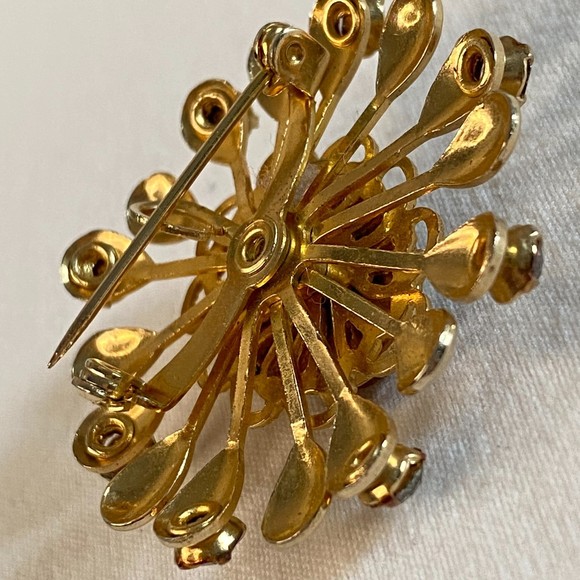 Cameo Brooch Victorian Revival Rhinestone Gold Tone Frame Lady Profile - Picture 8 of 10